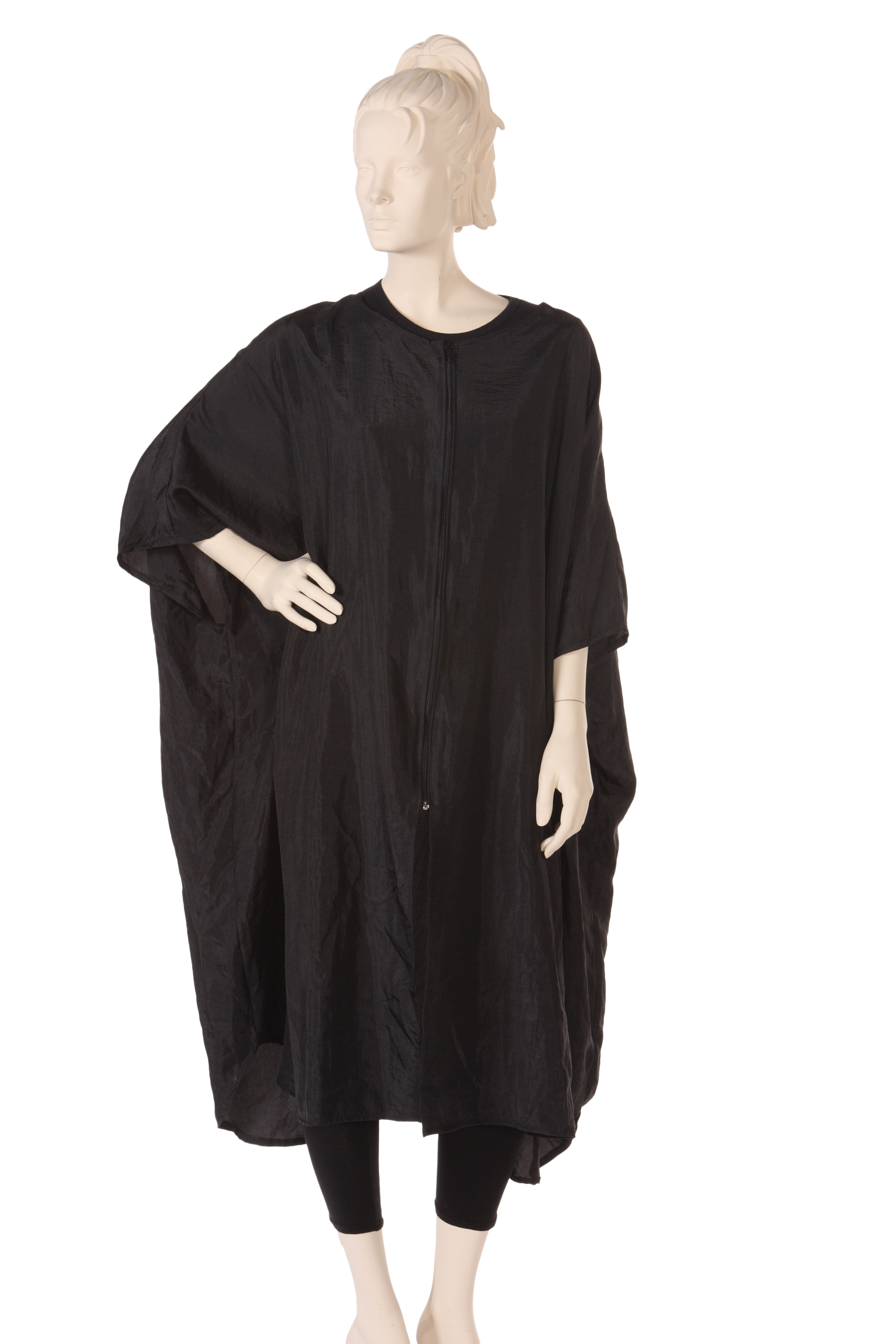 Caftan Silkara Iridescent Fabric in Black Salonwear Caftan Silkara Iridescent Fabric in Black Salonwear