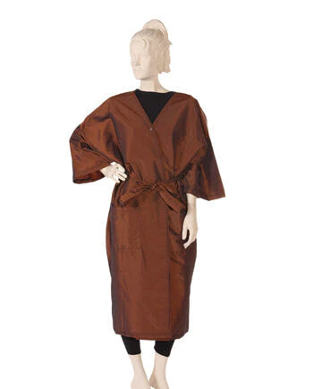 Vestido de cliente de tela iridiscente Silkara en negro