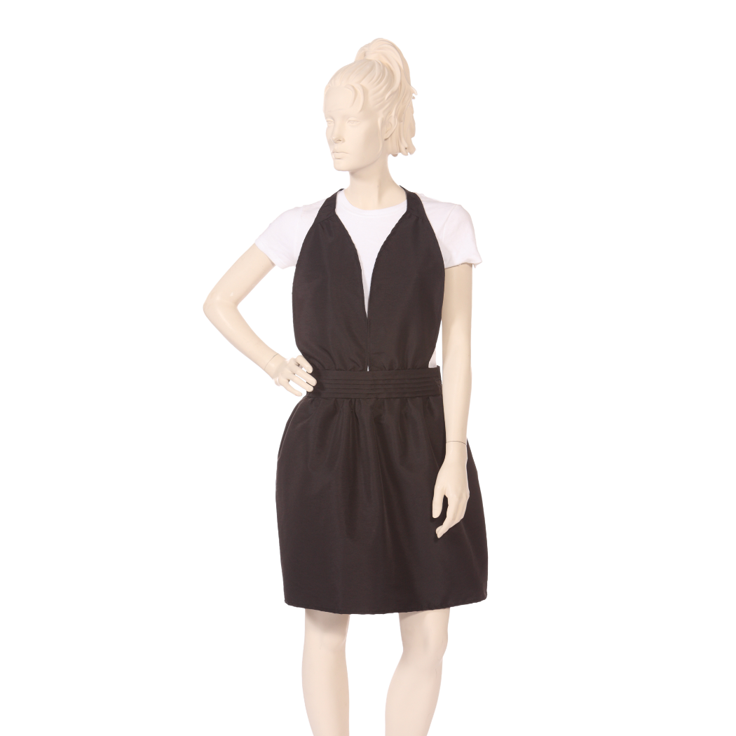 Can the Right Hairdressing Apron Reduce Mess and Boost Workflow in Salons?